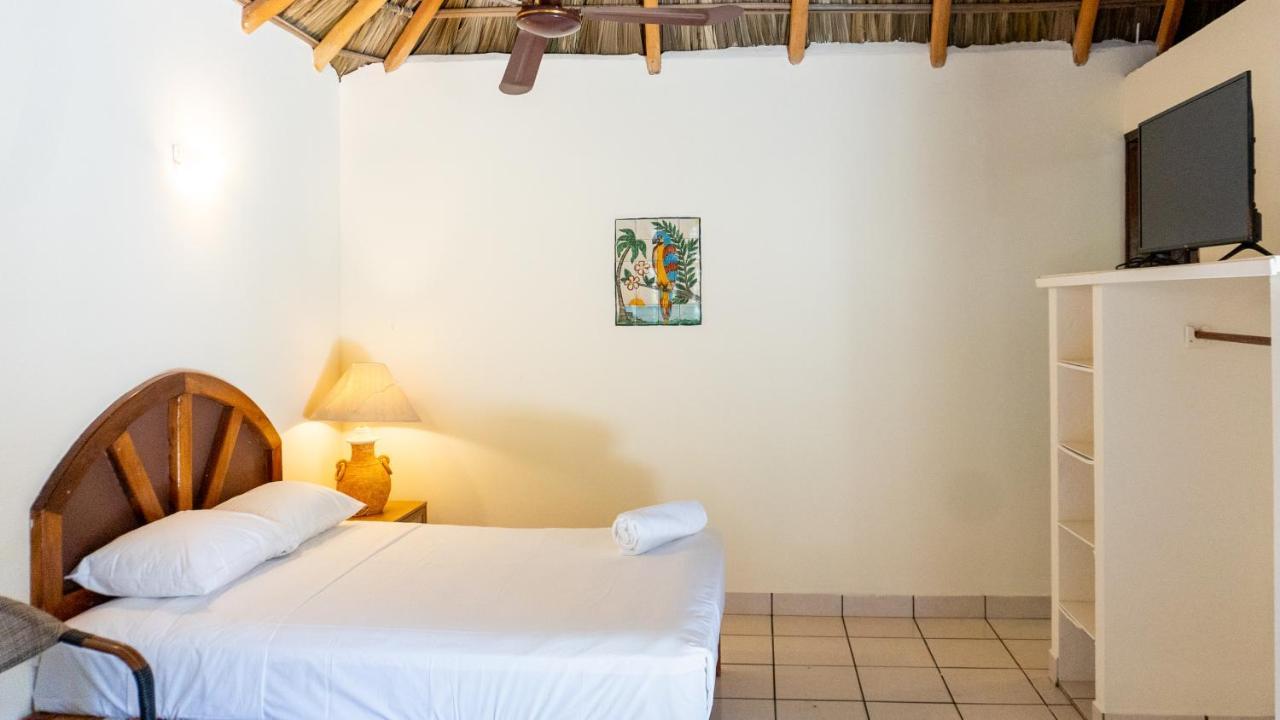 Готель Esencia Puerto Escondido Пуерто-Ескондідо Екстер'єр фото