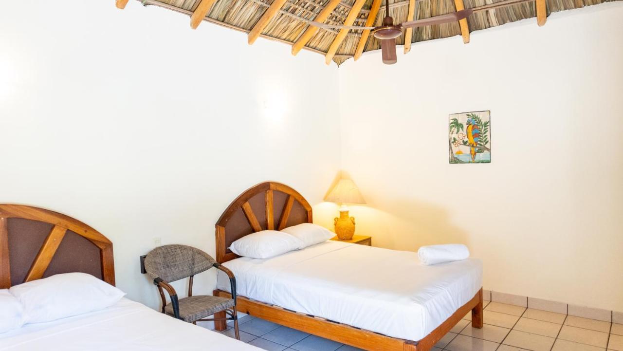 Готель Esencia Puerto Escondido Пуерто-Ескондідо Екстер'єр фото