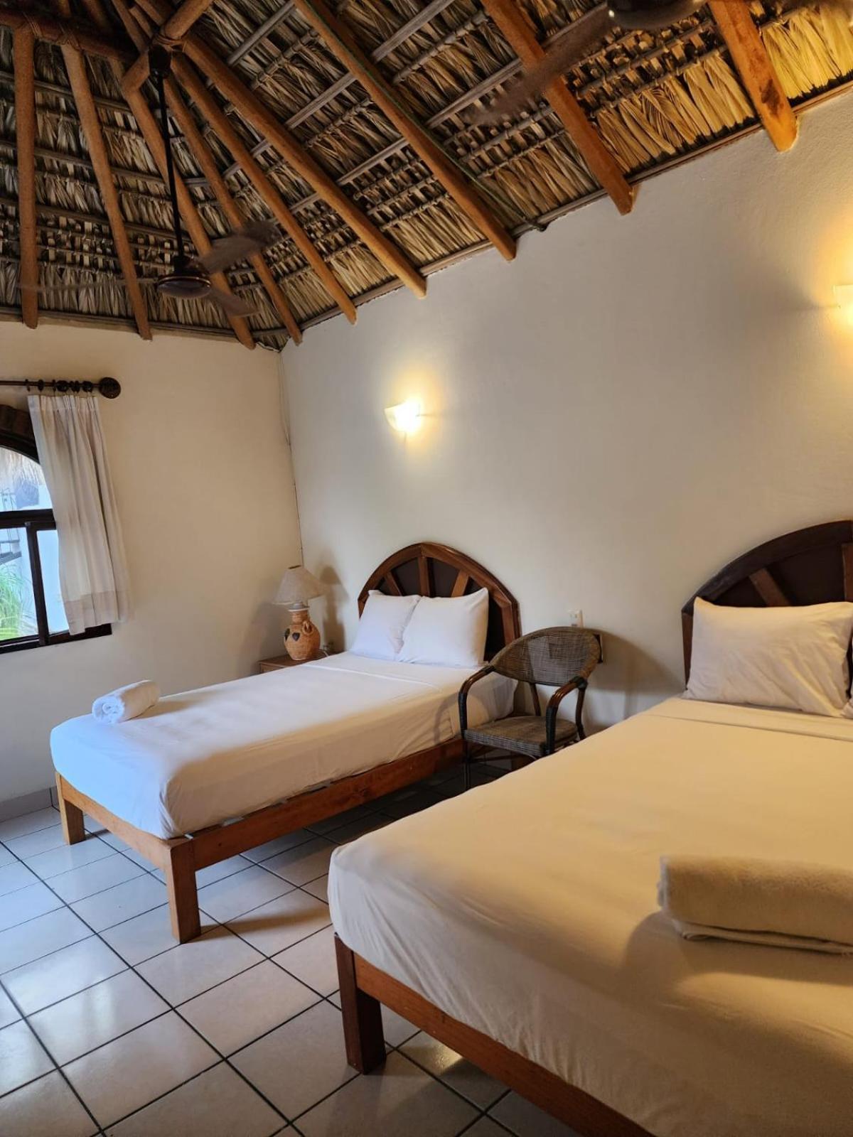 Готель Esencia Puerto Escondido Пуерто-Ескондідо Екстер'єр фото