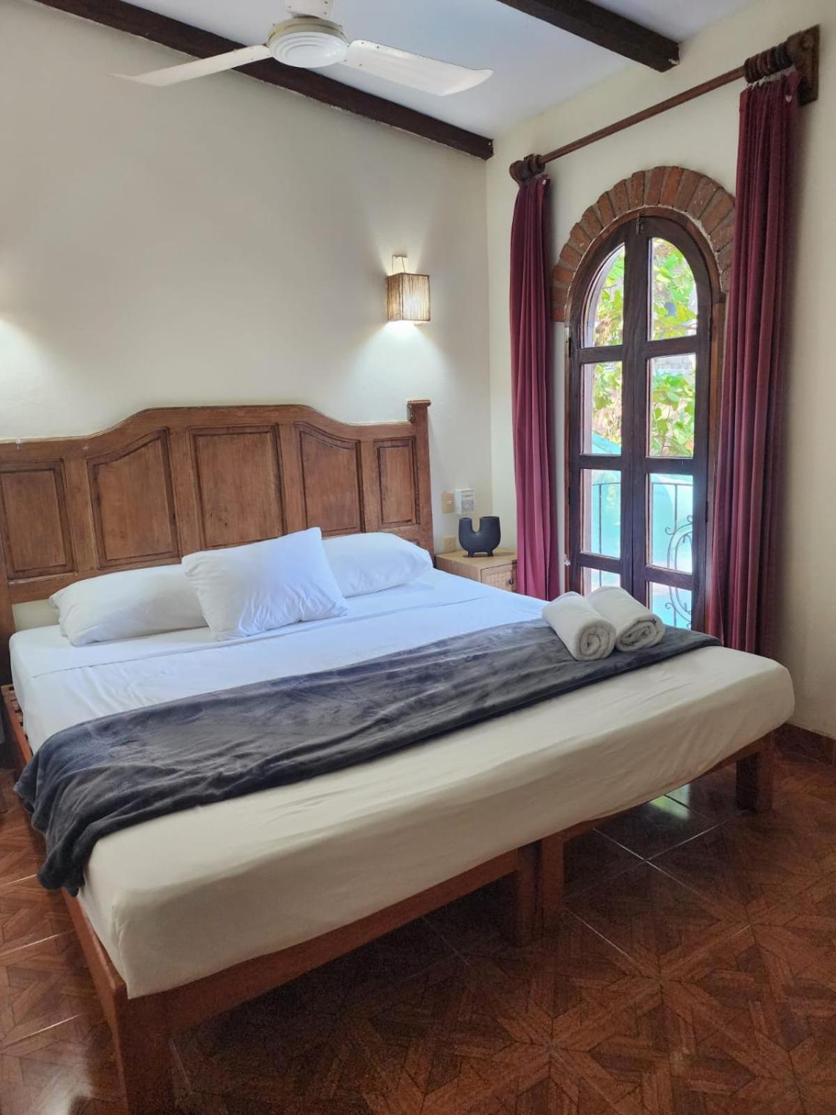 Готель Esencia Puerto Escondido Пуерто-Ескондідо Екстер'єр фото