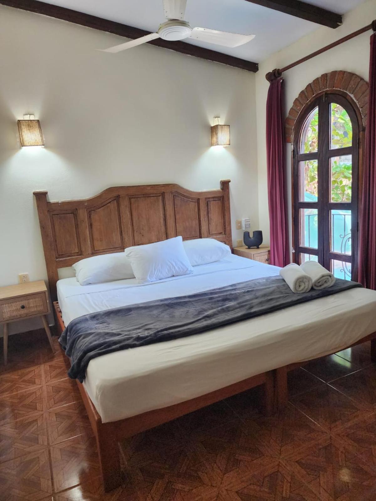 Готель Esencia Puerto Escondido Пуерто-Ескондідо Екстер'єр фото